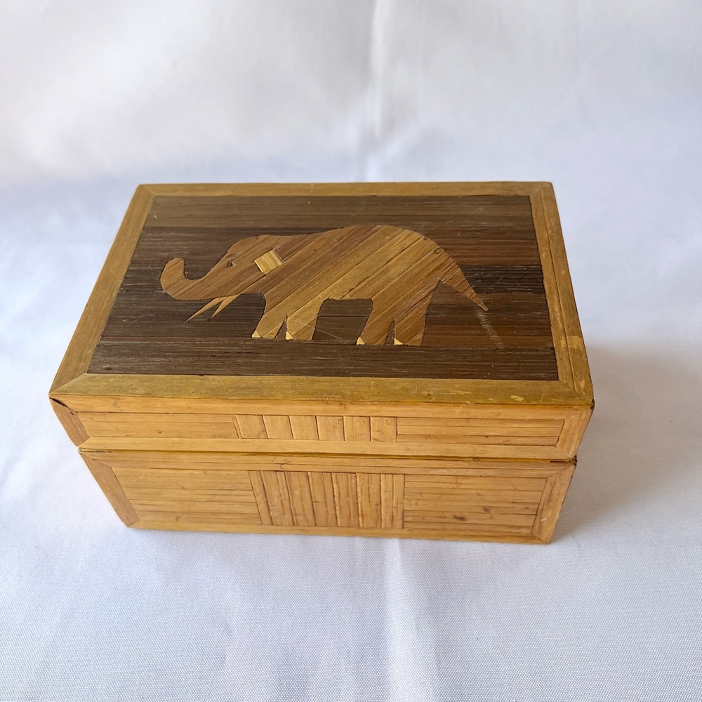 Vintage Elephant Wood Treasure Box - Picture 1 of 8